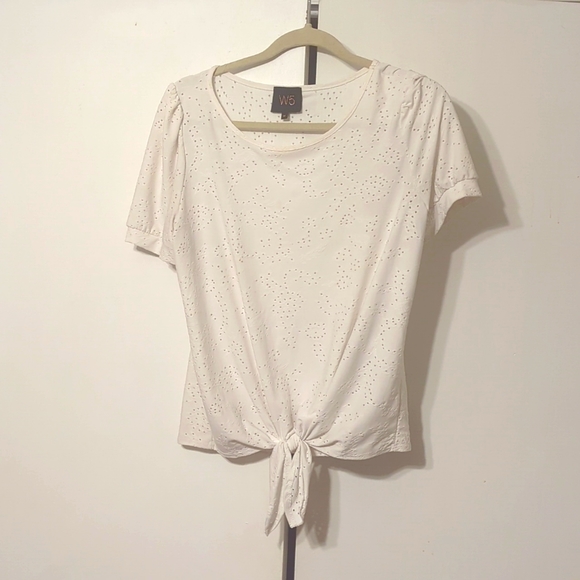 Floral white tshirts with tie in front - Picture 2 of 6